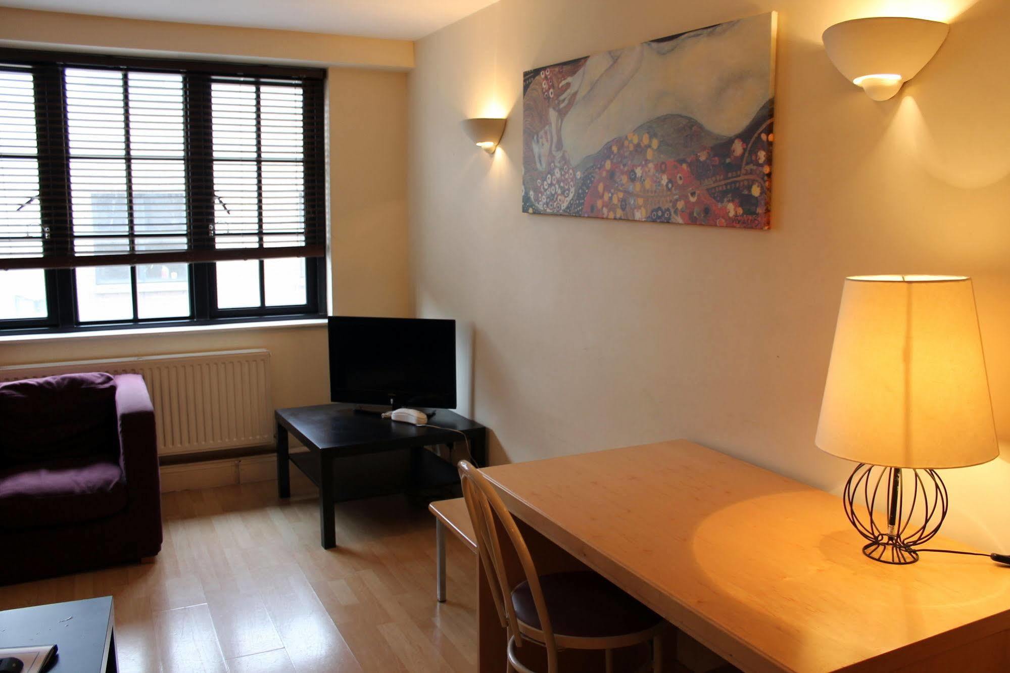 Acorn - Bakers Row Apartments Лондон Екстериор снимка